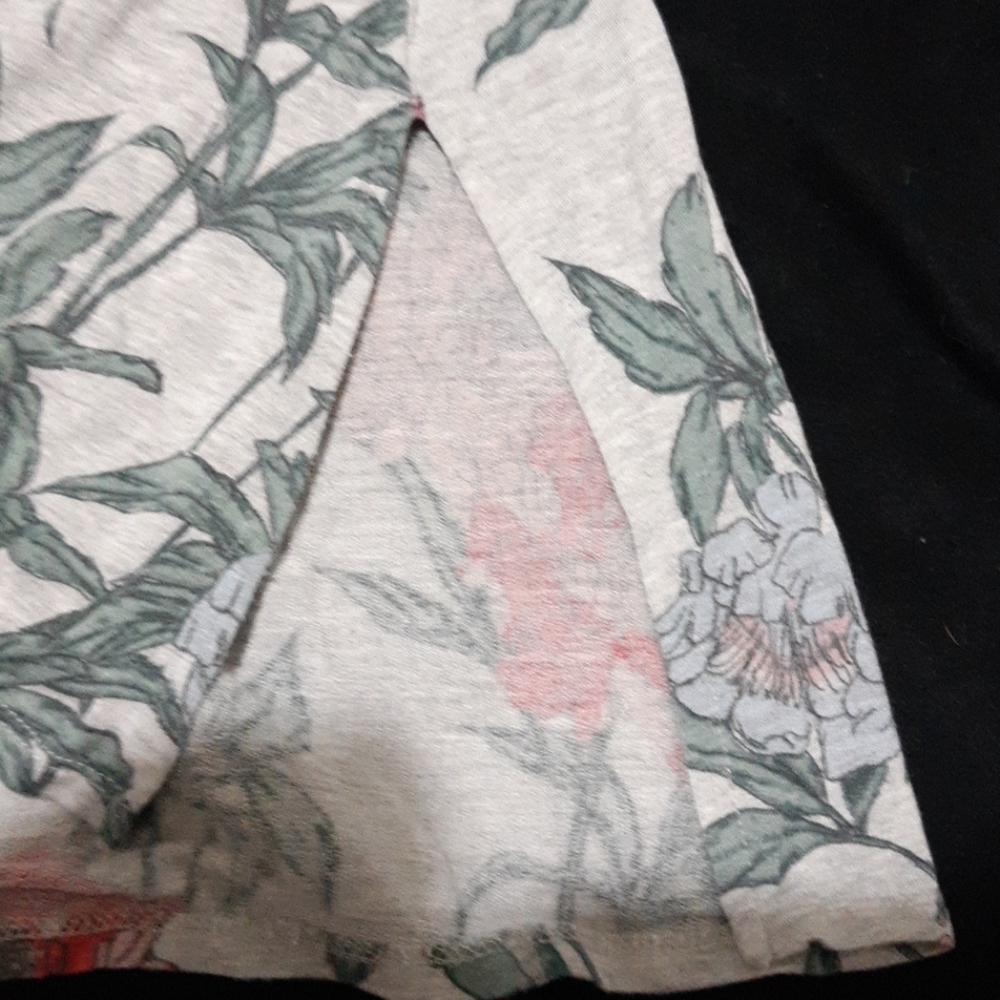 Cupio Ladies V Neck shirt - Picture 2 of 5